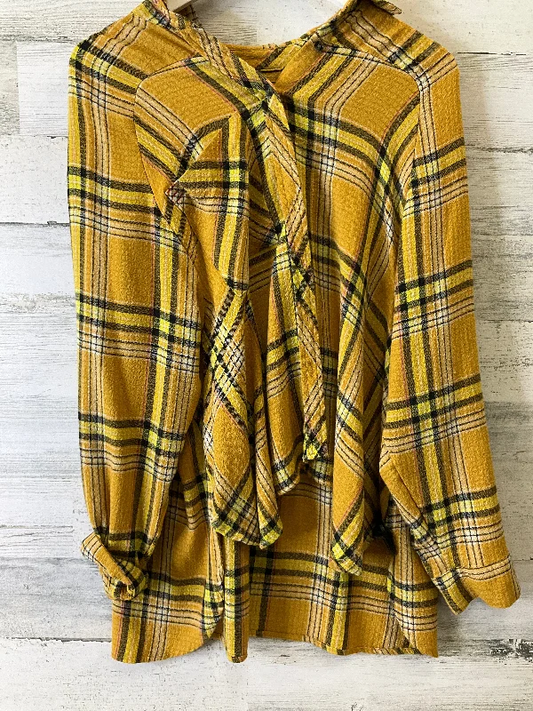 Deep Discounts Top Long Sleeve By Bdg In Yellow, Size: Xs