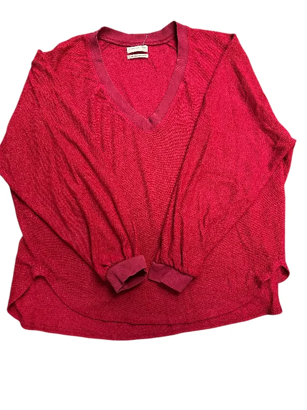 Top Long Sleeve By Urban Outfitters In Red, Size: L