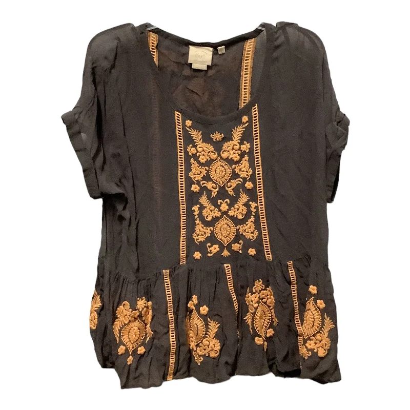 Seasonal Clearance Top Short Sleeve By Vanessa Virginia  Size: M